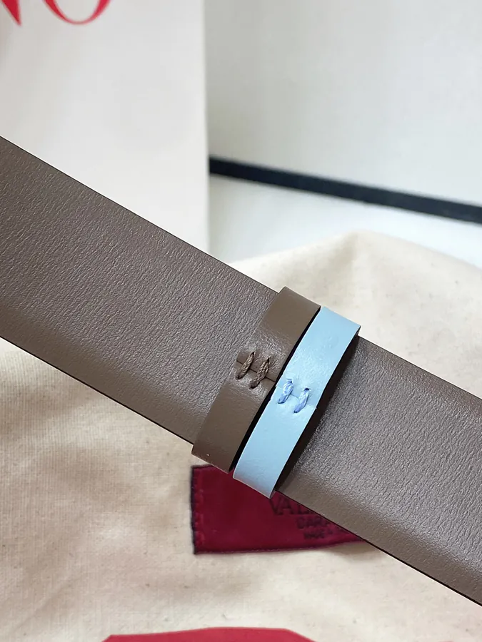 VLOGO Signature Calfskin Belt Dual Sided Wear