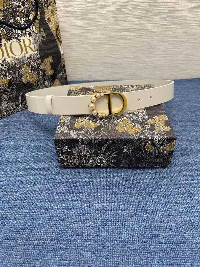30 Montaigne Belt in Black Grained Calfskin