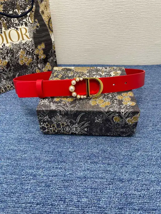 30 Montaigne Belt in Black Grained Calfskin