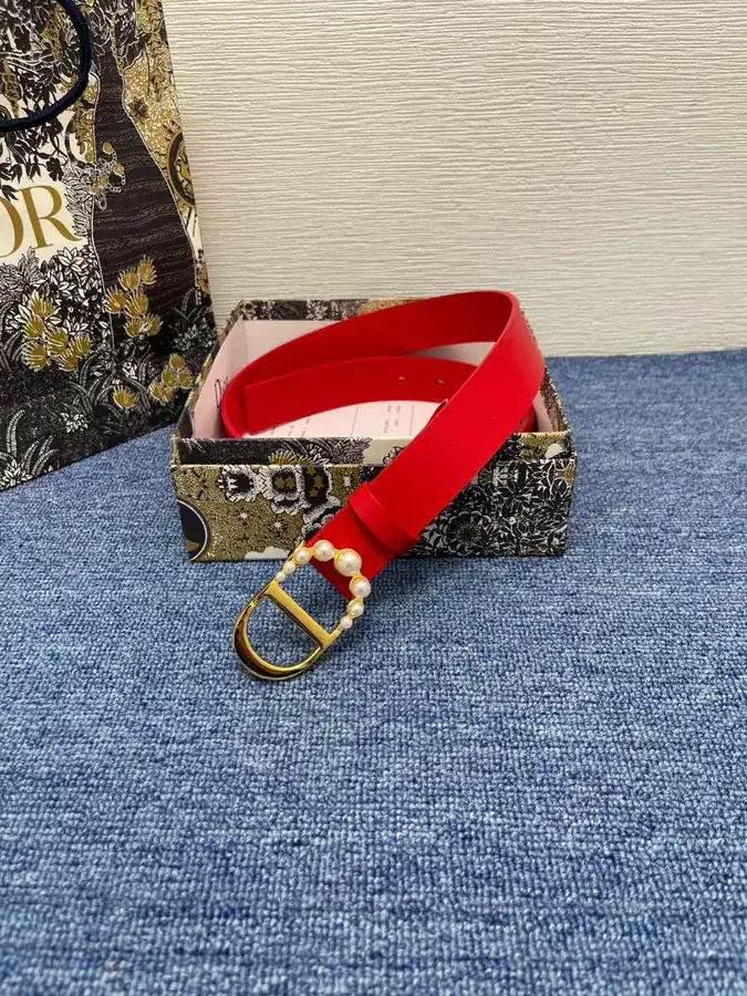 30 Montaigne Belt in Black Grained Calfskin