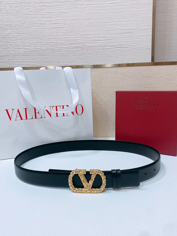 V Logo Signature Clasp Handbag with Swarovski® Imitation Pearl
