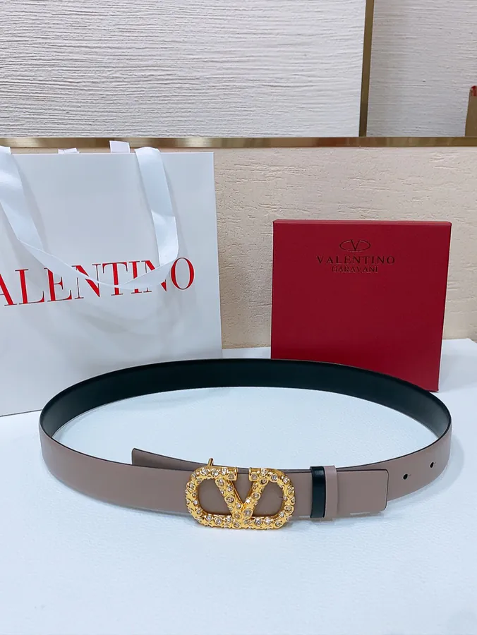 V Logo Signature Clasp Handbag with Swarovski® Imitation Pearl