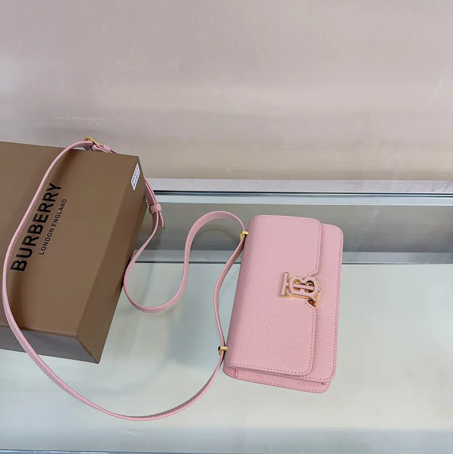 B House Exclusive Lock Closure Bucket Bag