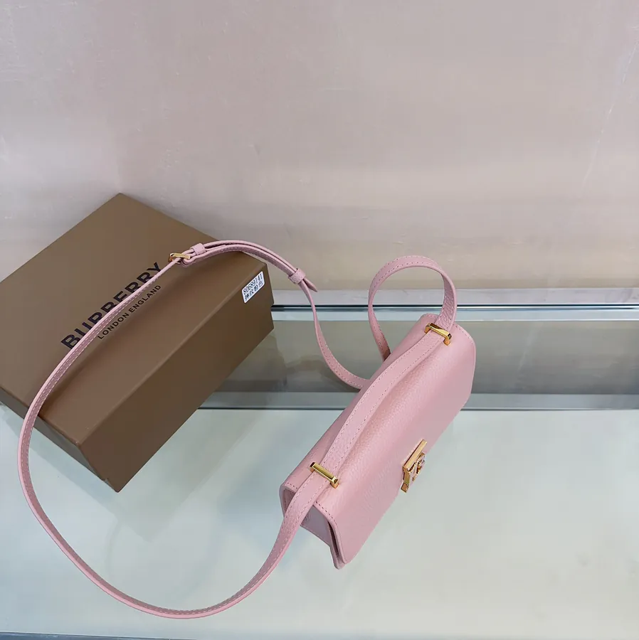 B House Exclusive Lock Closure Bucket Bag