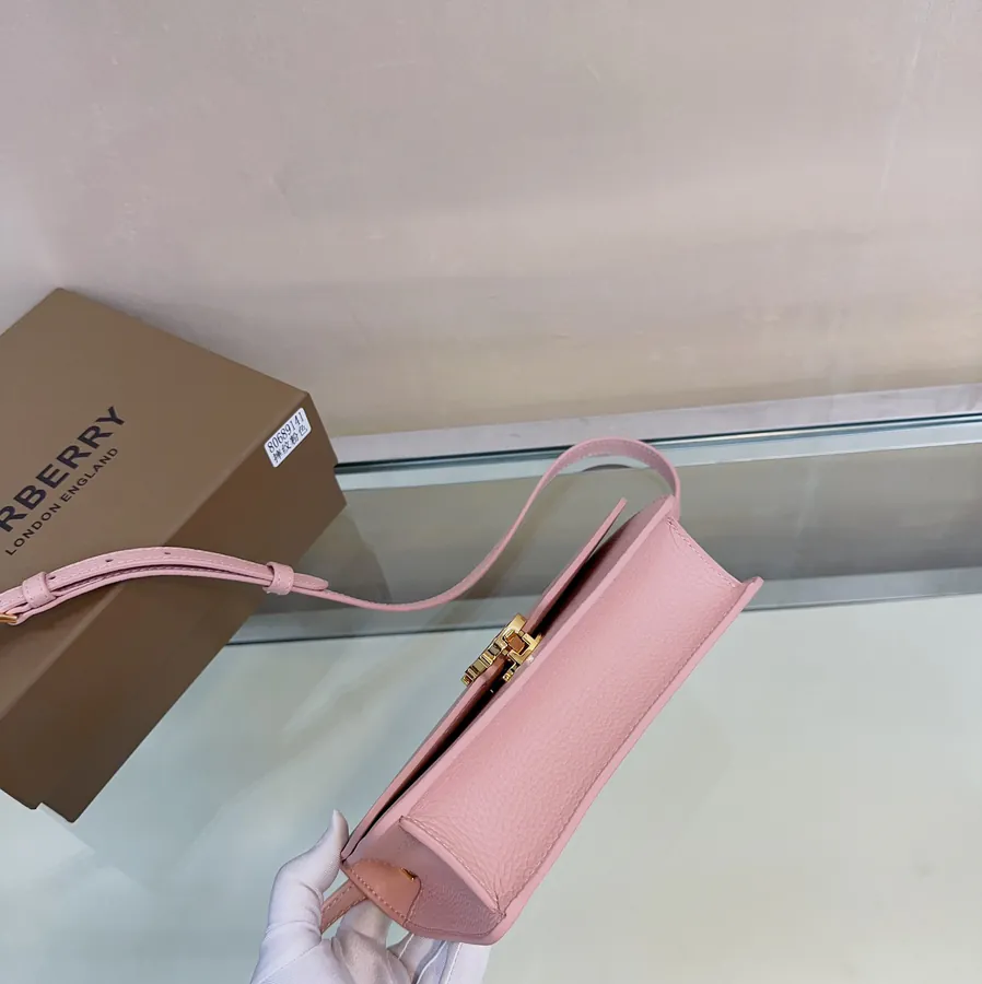 B House Exclusive Lock Closure Bucket Bag