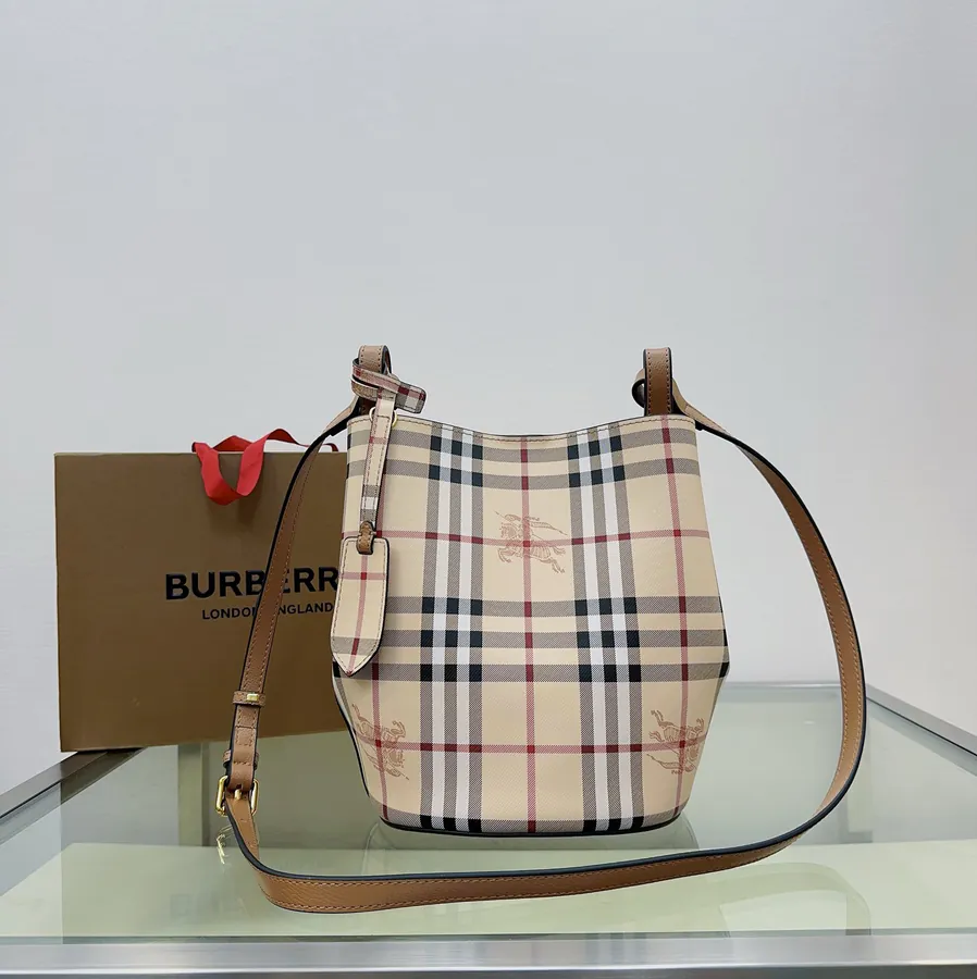 P350 B House Minimalist Crossbody Bucket Bag