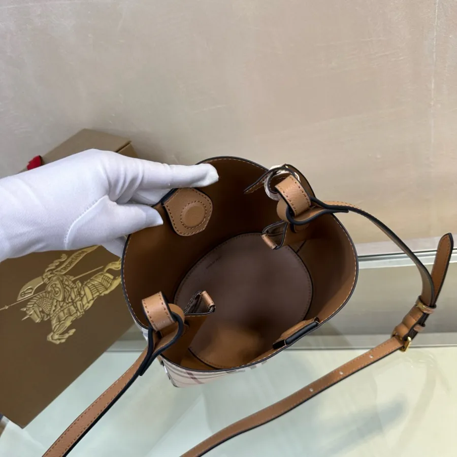 P350 B House Minimalist Crossbody Bucket Bag