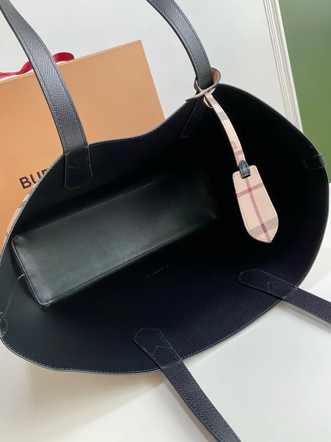 P430 B House Double Sided Shopping Bag