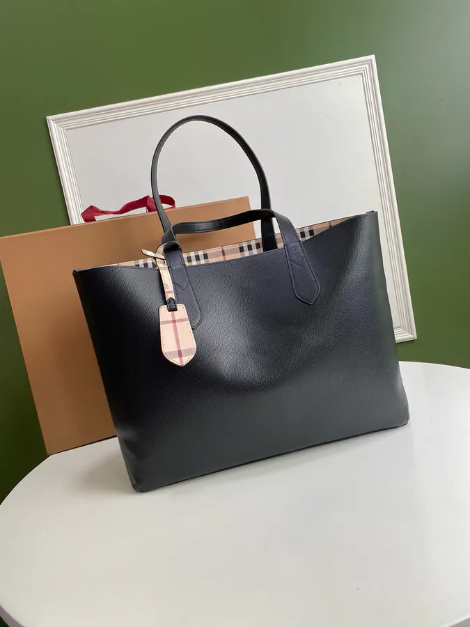 P430 B House Double Sided Shopping Bag