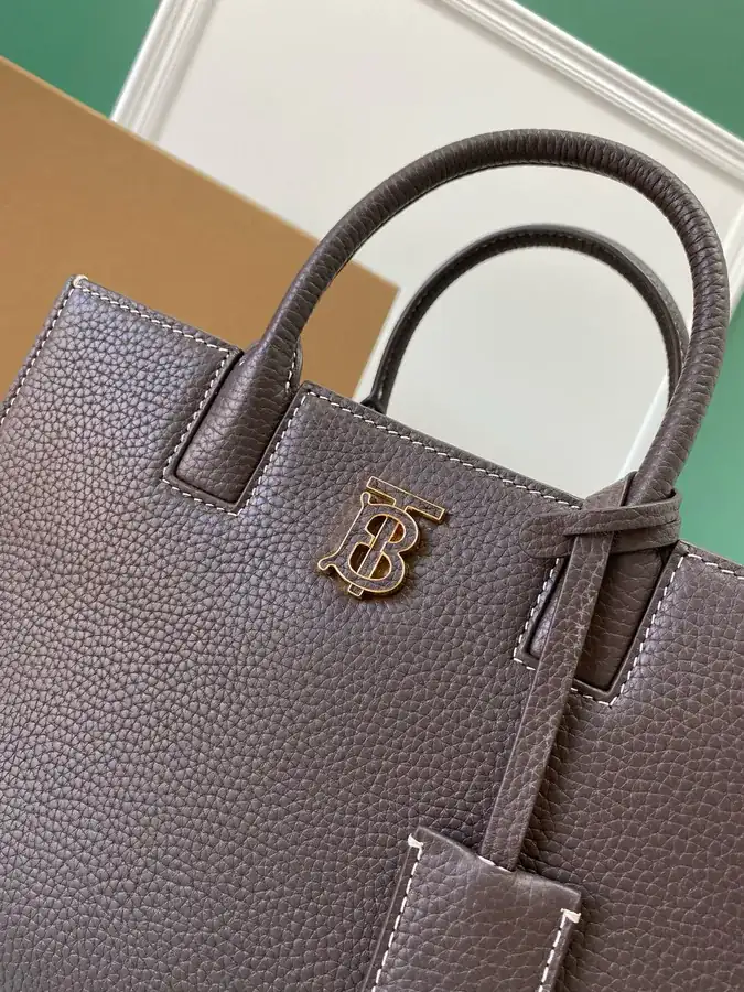 Thomas Burberry Tote Bag with 27cm Vertical Handle