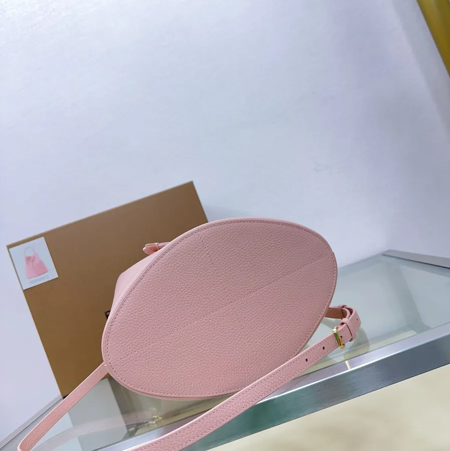 Thomas Burberry P730 Bucket Bag
