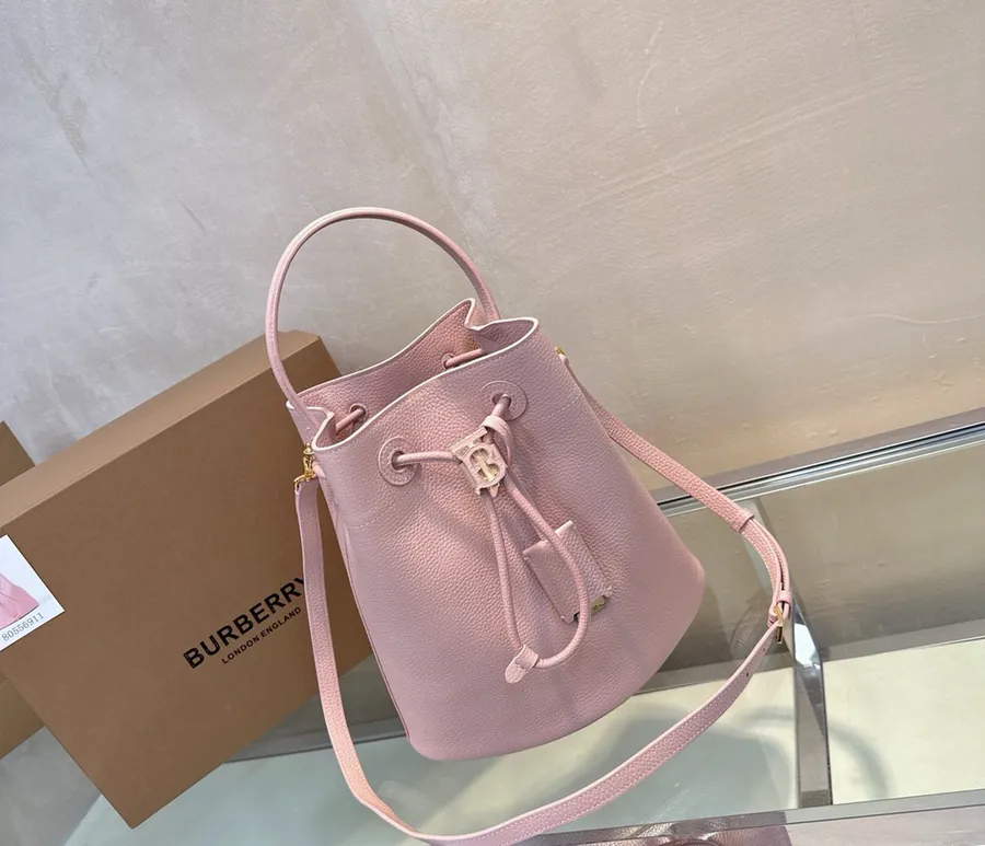 Thomas Burberry P730 Bucket Bag