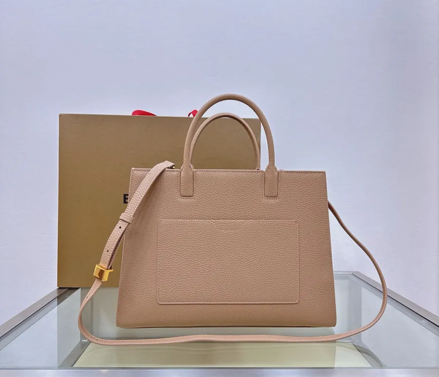 Thomas Burberry P800 Tote Bag with Stand Up Design
