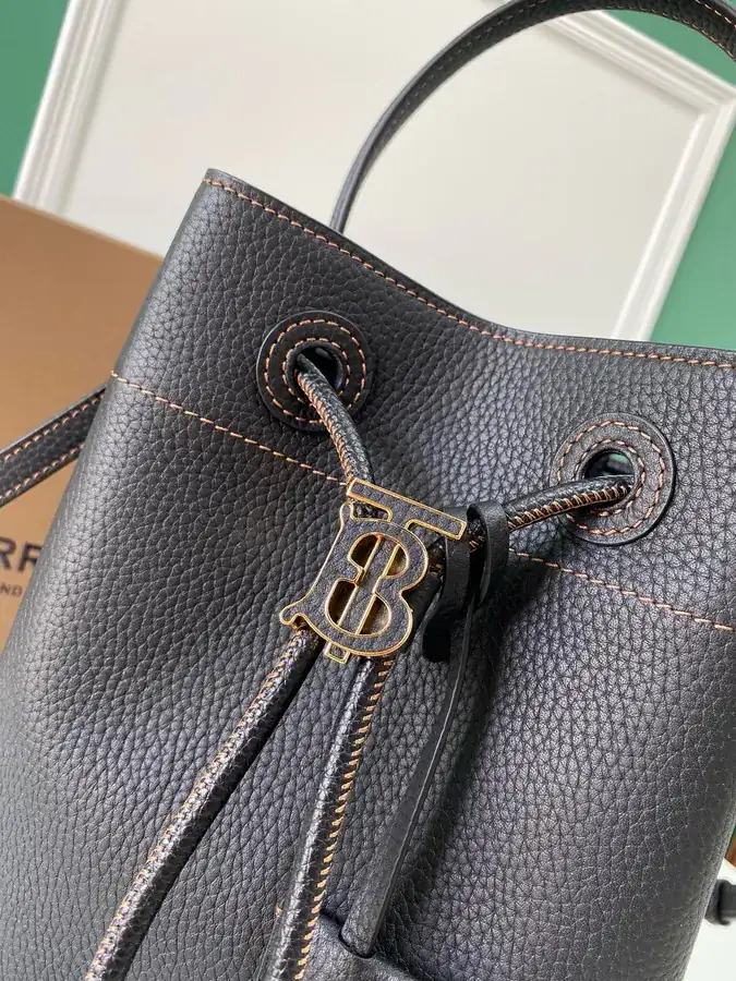 Thomas Burberry P730 Bucket Bag