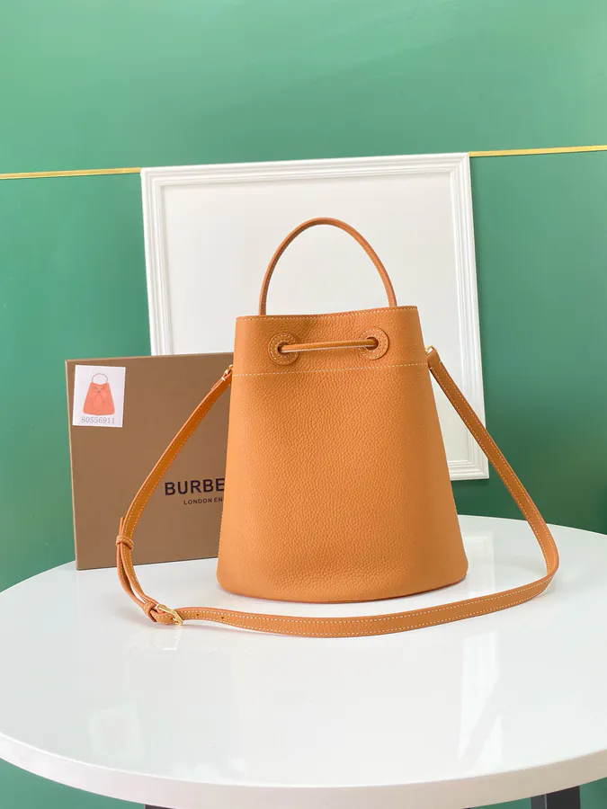 Thomas Burberry P730 Bucket Bag