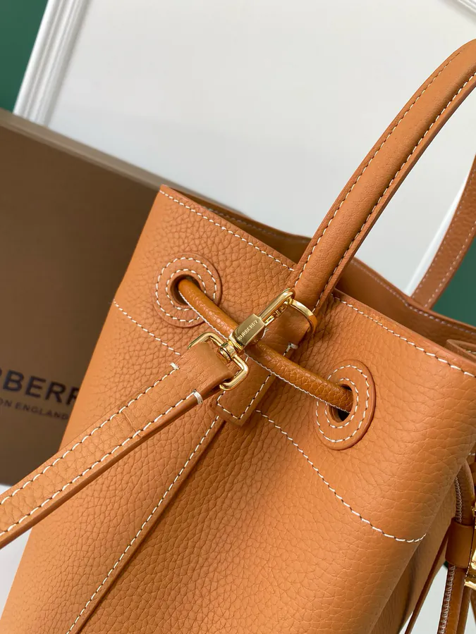 Thomas Burberry P730 Bucket Bag