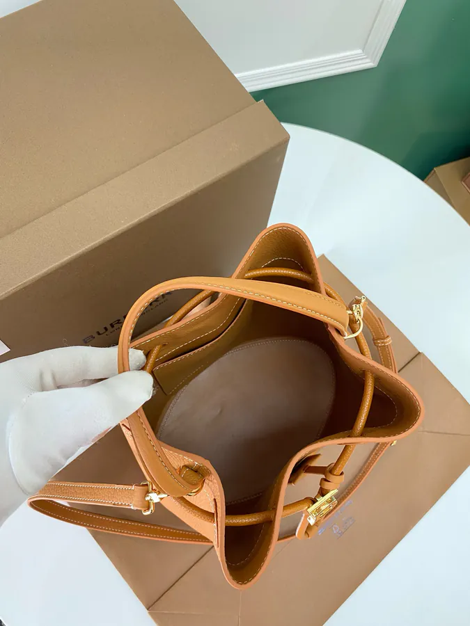 Thomas Burberry P730 Bucket Bag