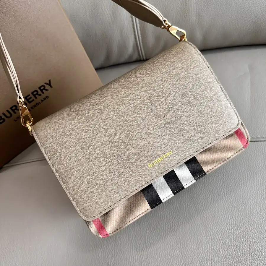 B Brand New Check Bucket Bag with Adjustable Shoulder Strap