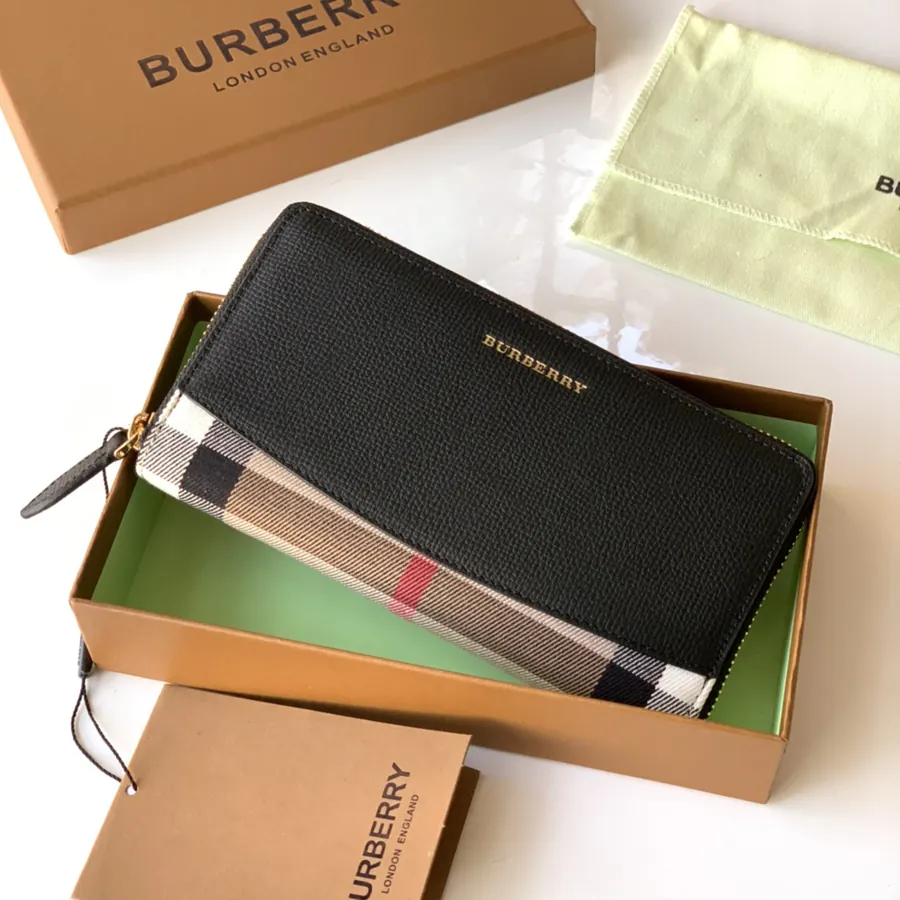P240 House Grained Leather Zip Bag
