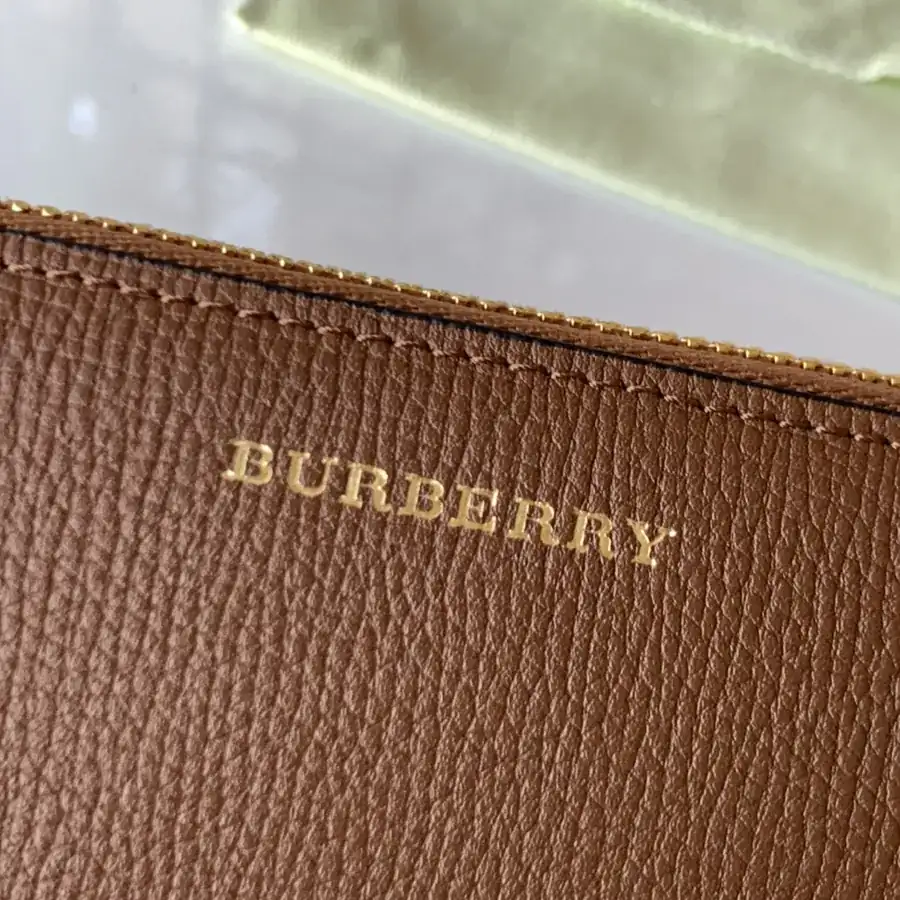 P240 House Grained Leather Zip Bag