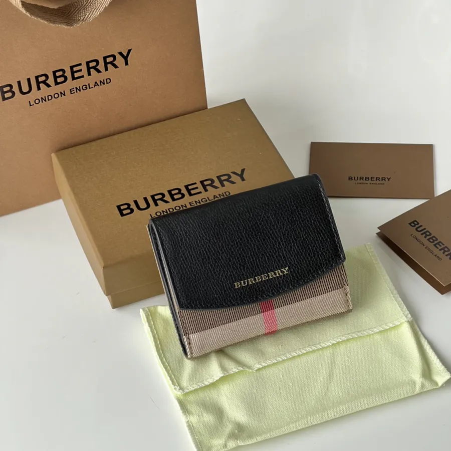 P220 House Grained Leather Wallet