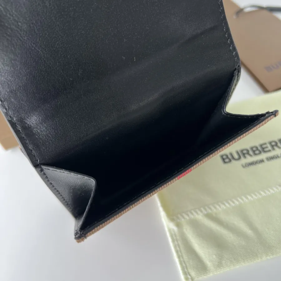 P220 House Grained Leather Wallet