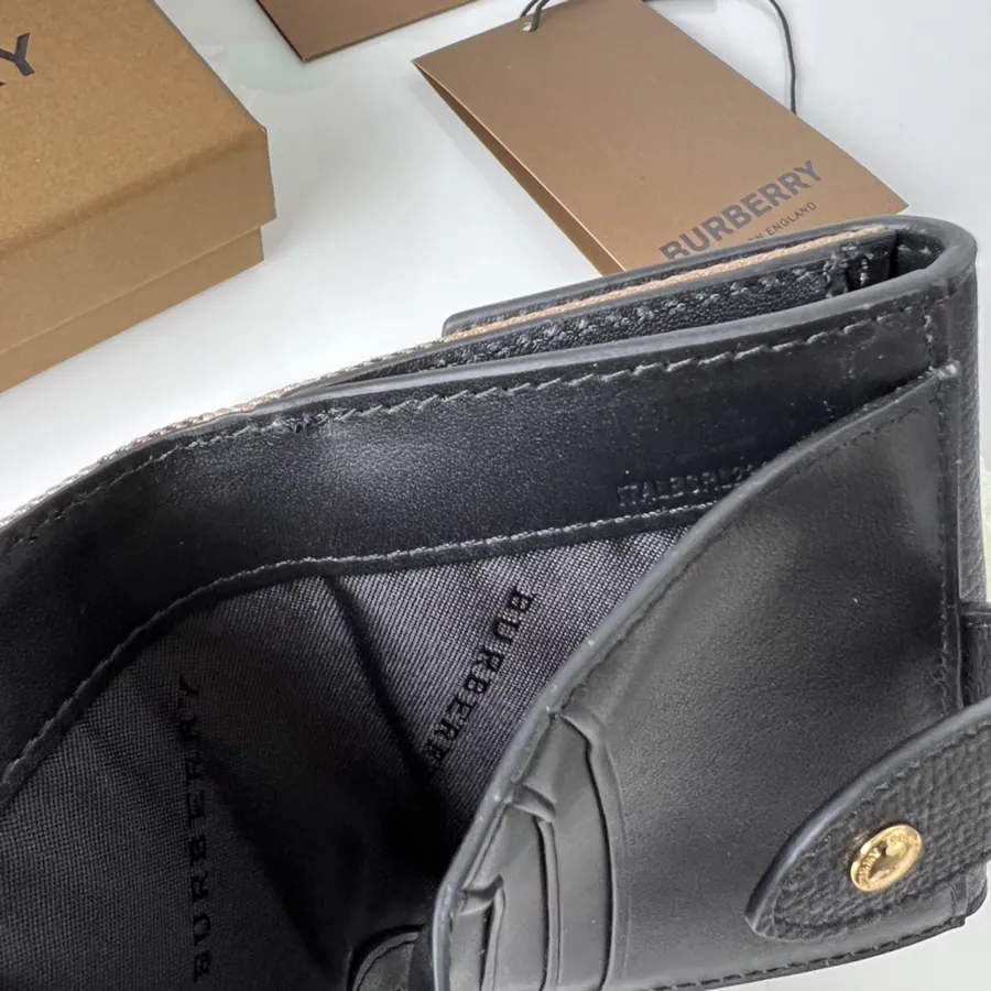 P220 House Grained Leather Wallet