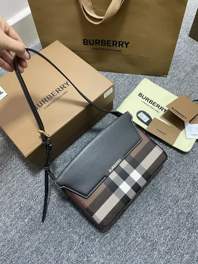 BBR Latest Runway Bucket Bag Classic Check and Grained Calfskin