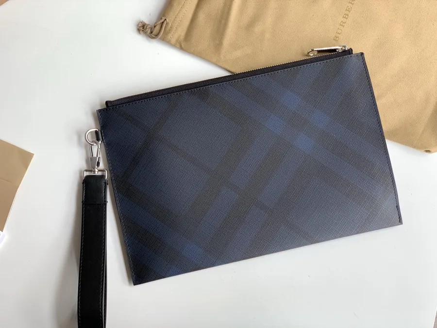 P240 London Check Zip Organizer Bag