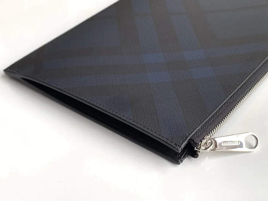 P240 London Check Zip Organizer Bag