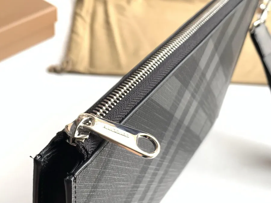 P240 London Check Zip Organizer Bag