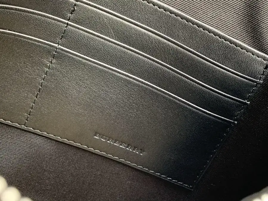P240 London Check Zip Organizer Bag