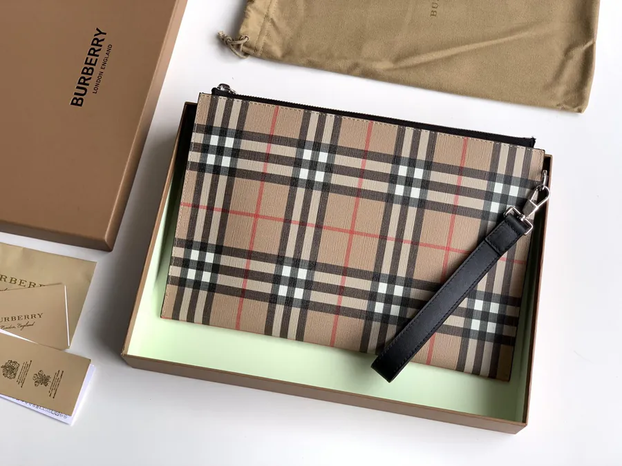 P240 Vintage Check Zipper Organizer Bag by B•Home