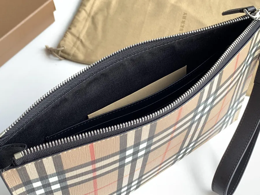 P240 Vintage Check Zipper Organizer Bag by B•Home