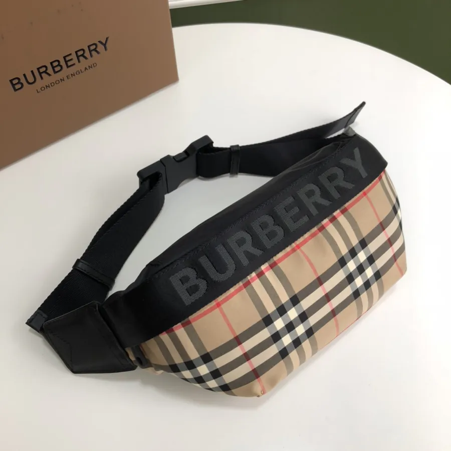 B Home Bucket Bag with Strap 90s Street Style