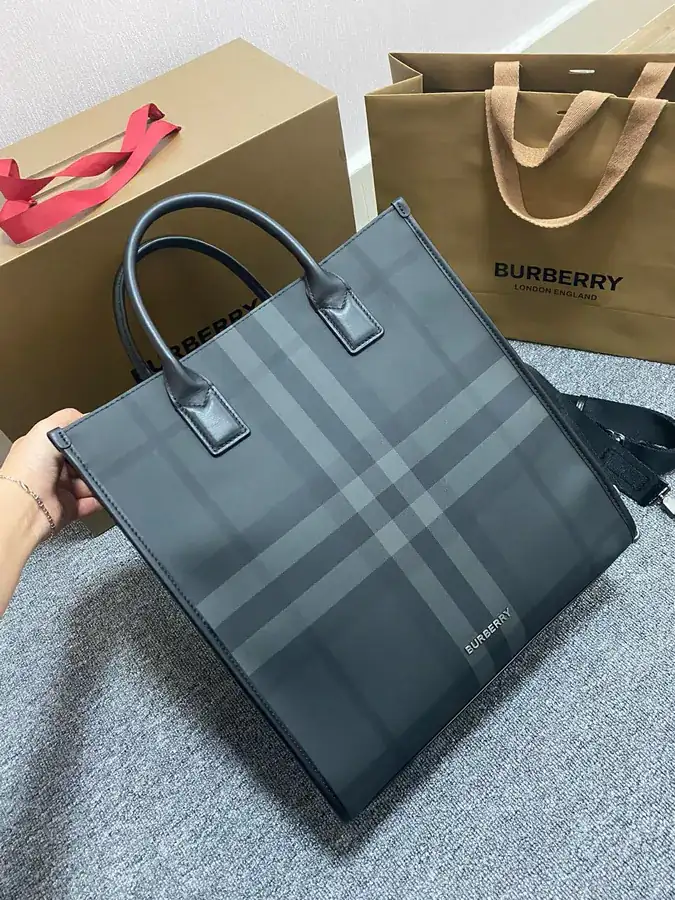P550 B Brand New Tote Bag