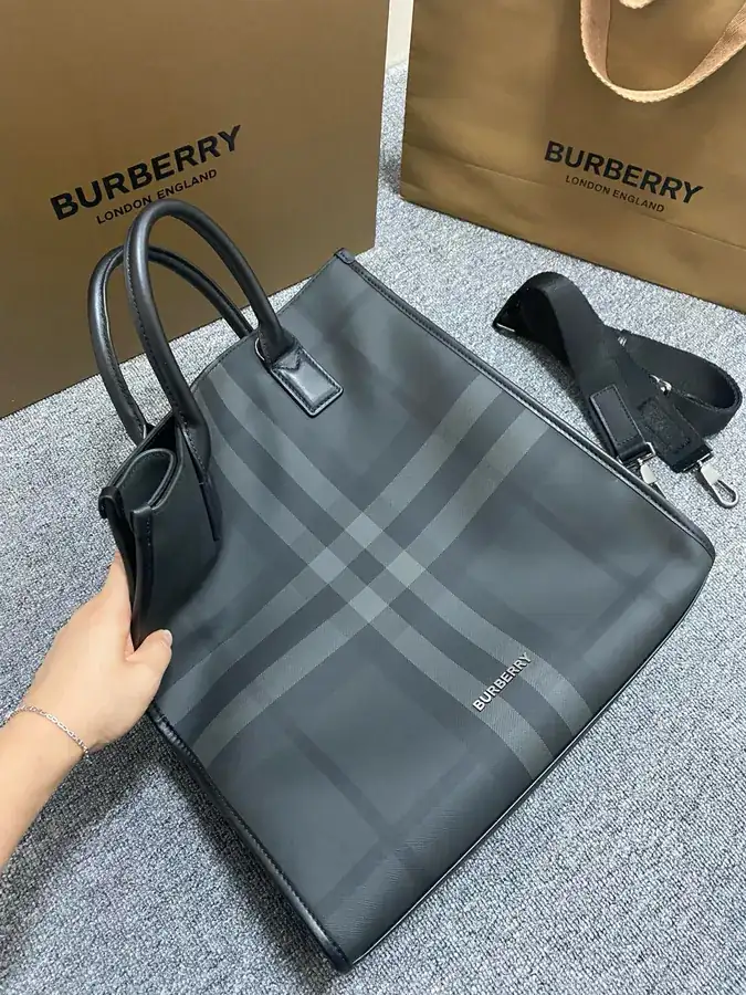 P550 B Brand New Tote Bag