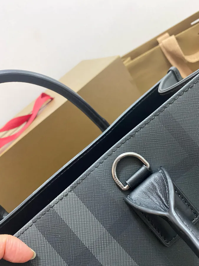 P550 B Brand New Tote Bag