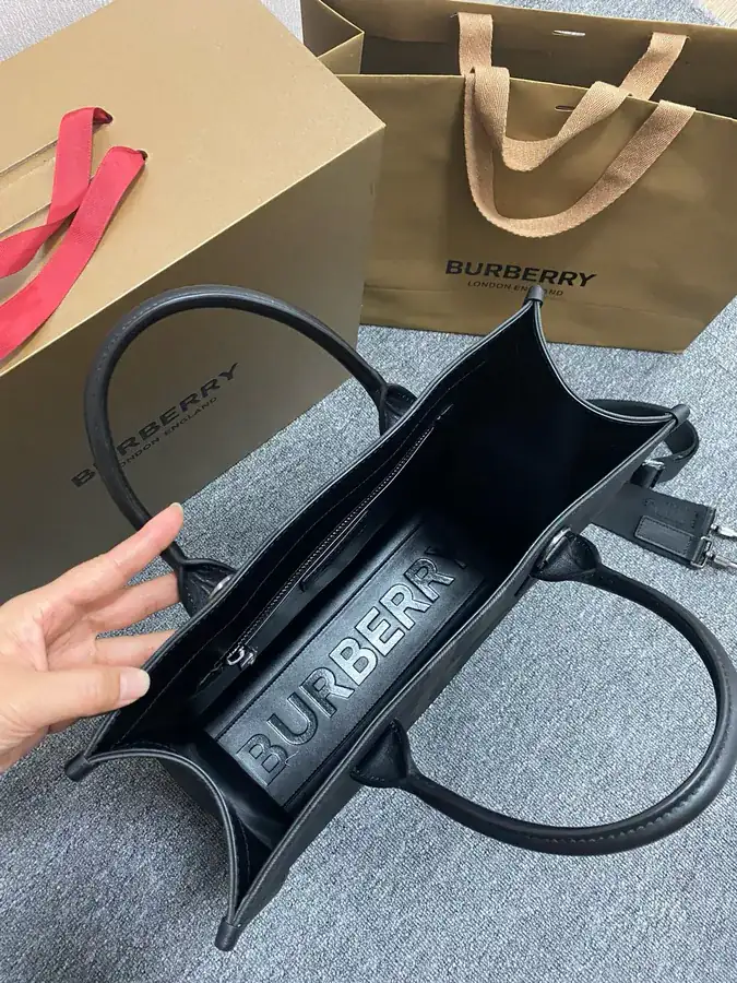 P550 B Brand New Tote Bag