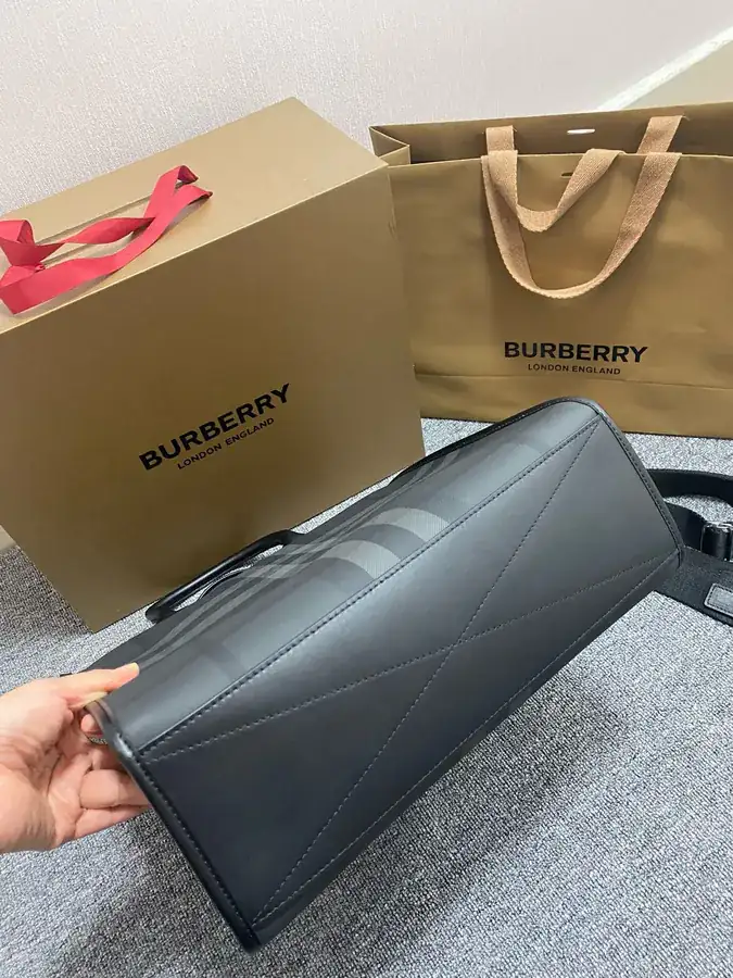P550 B Brand New Tote Bag