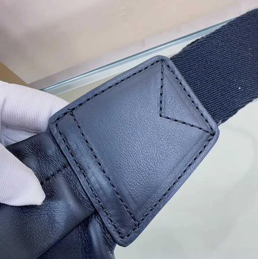 B Brand New Waist Bag with Vintage Style and Brand Logo Embossing