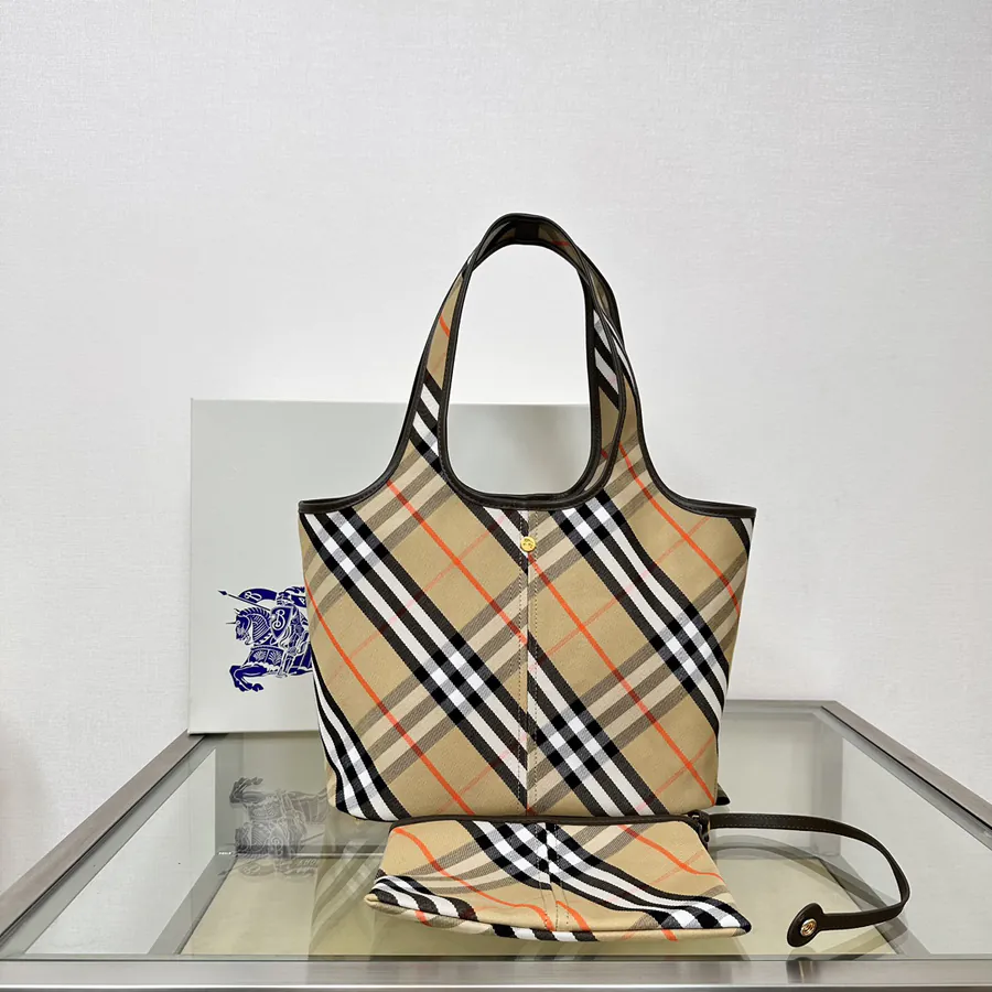 Burberry 550 B New Soft and Structured Tote Bag