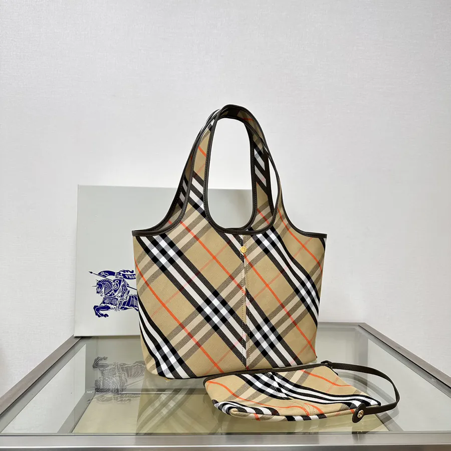 Burberry 550 B New Soft and Structured Tote Bag