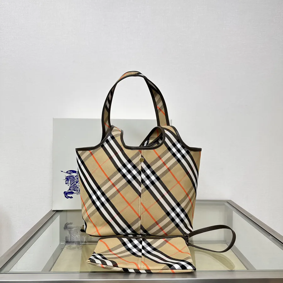 Burberry 550 B New Soft and Structured Tote Bag
