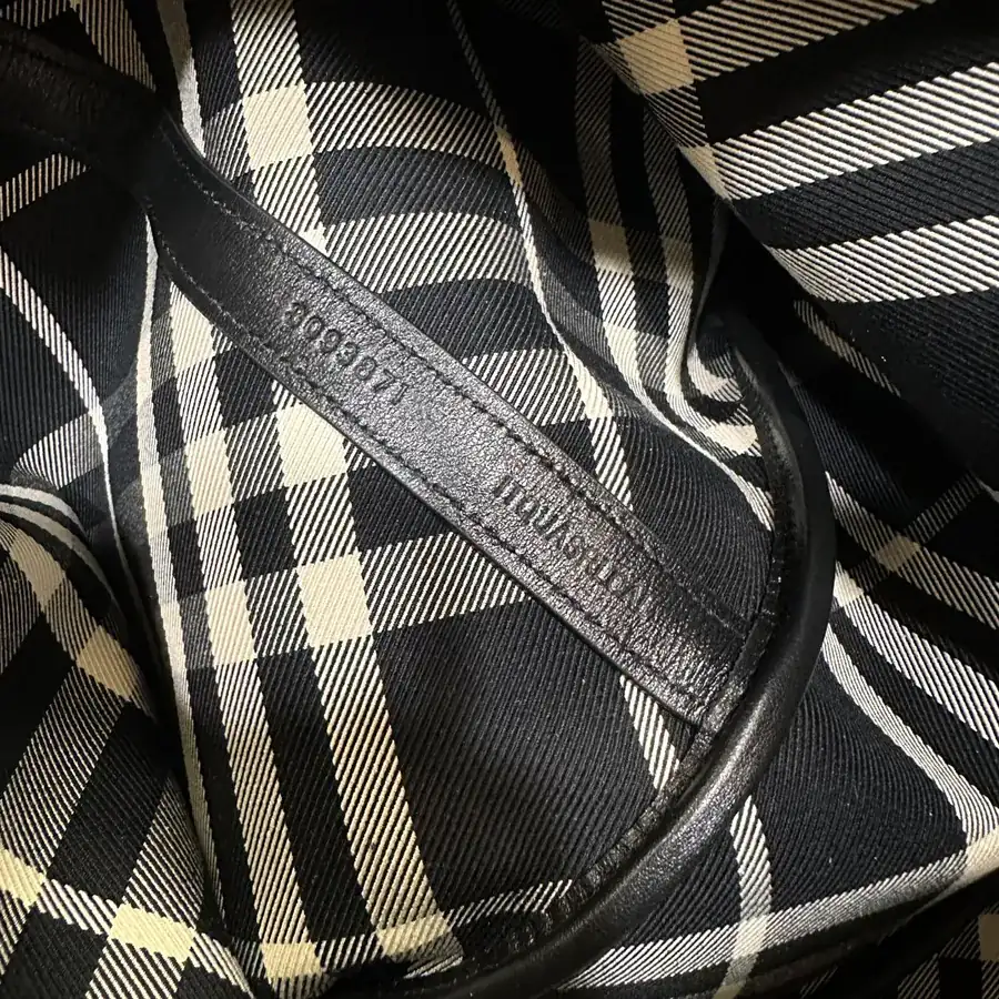 P600 B House New Bucket Bag