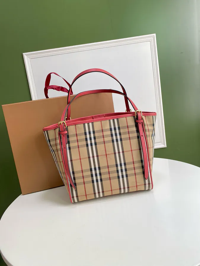 P430 B Brand Hidden Horse Shopping Bag