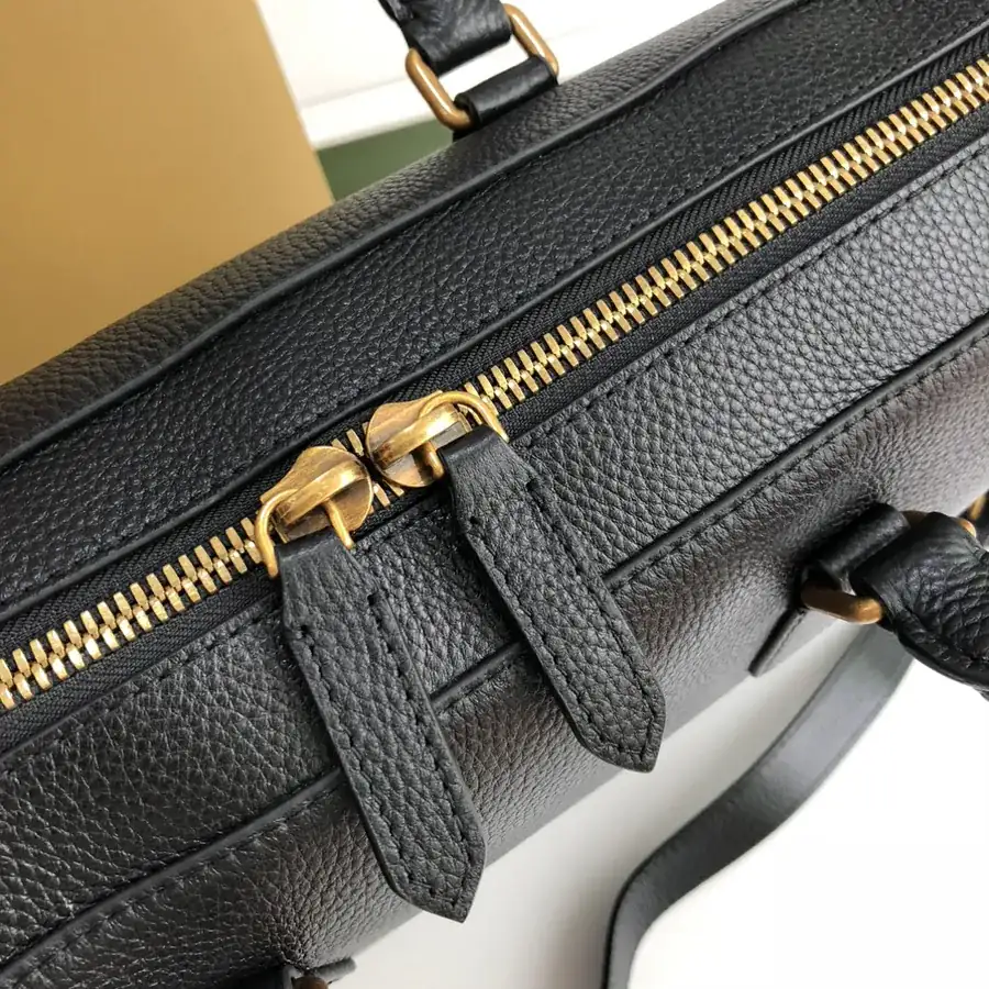 P650 B Brand Men's Grained Calfskin Briefcase