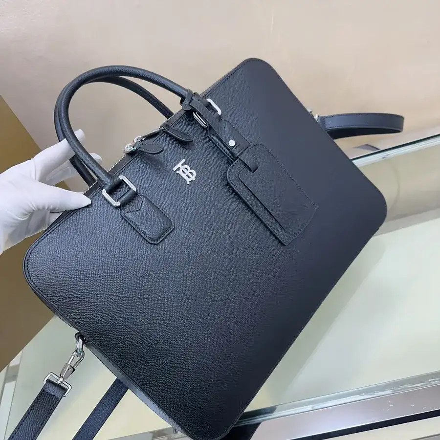 P700 B House Stand Up Briefcase