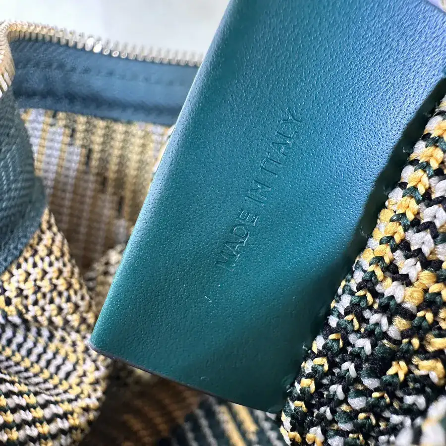 Burberry Chains Bag Latest Soft and Structured Design