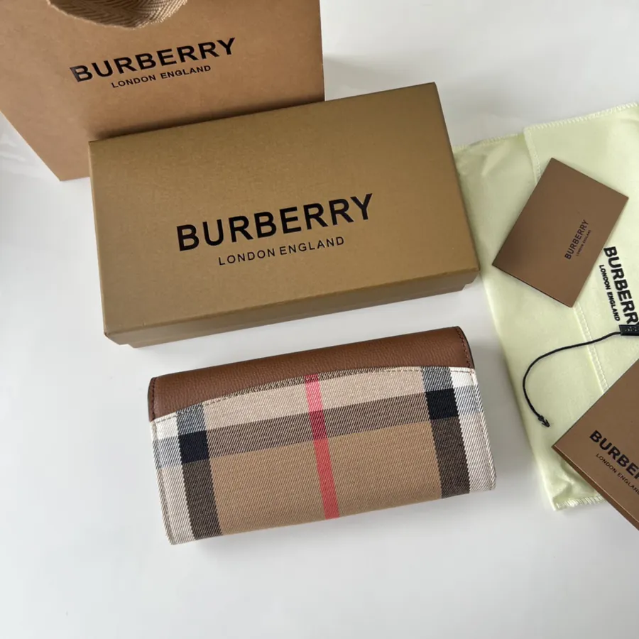 P240 House Grained Leather Wallet